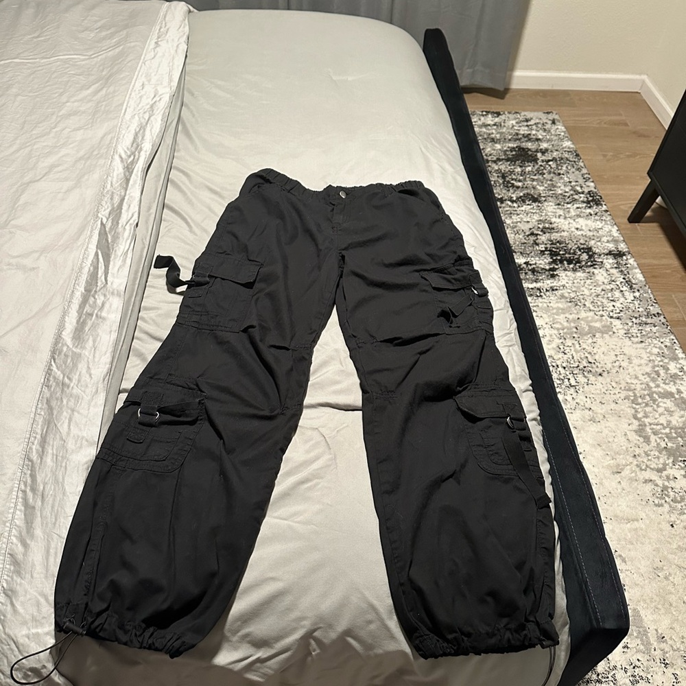 Women’s Aeropostale black Cargo pants